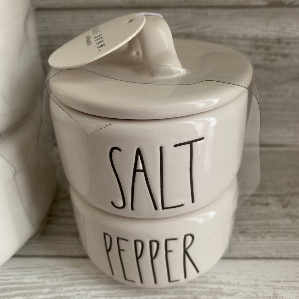 Rae Dunn stackable salt & pepper.